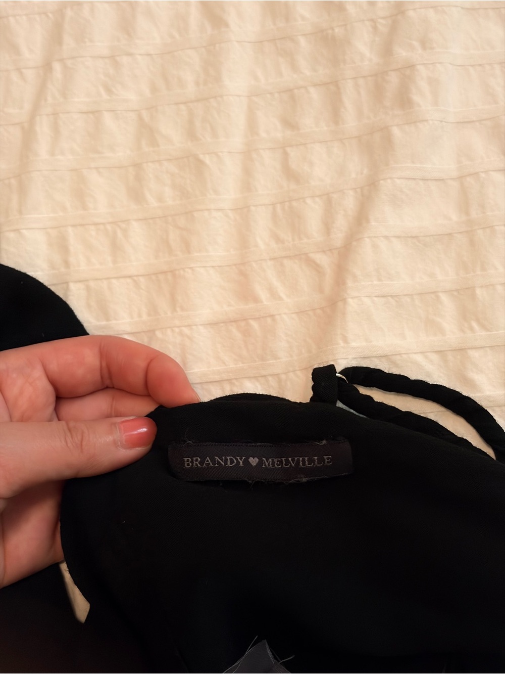Brandy Melville Cropped Tank Duo - Black and White - Picture 5 of 5